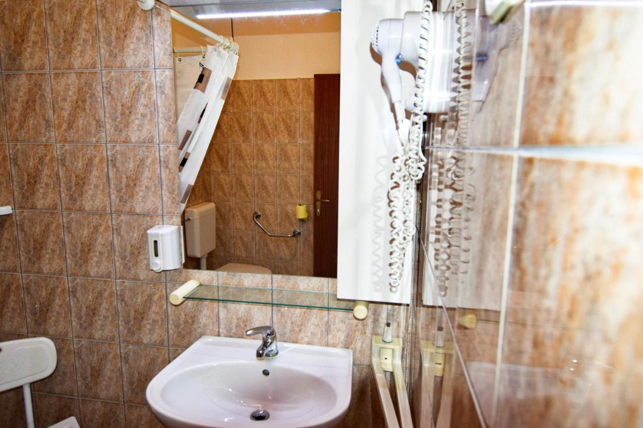 Guesthouse Zagora Pula Luaran gambar